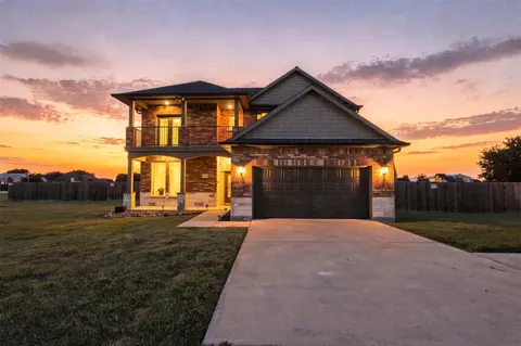 11718 Casadores Ln, Needville, TX 77461
