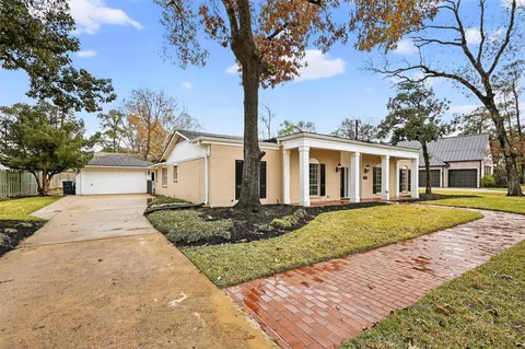 5911 Southern Hills Dr, Houston, TX 77069