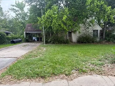 4010 Woodhaven St, Houston, TX 77025