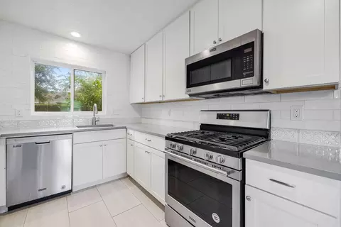 7515 Magnolia St, Houston, TX 77023