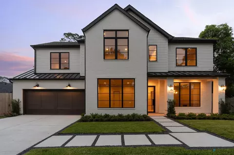 8320 Cedarspur Dr, Houston, TX 77055