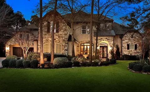 54 Player Point Dr, The Woodlands, TX 77382
