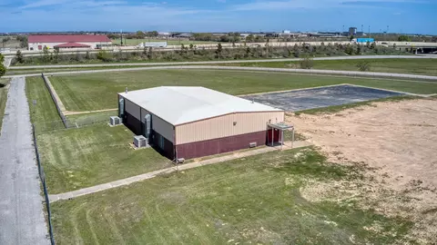 Exterior - 10 9 Ac Fields Store At Hwy 290 Rd, Waller, TX 77484 photo 2 of 2