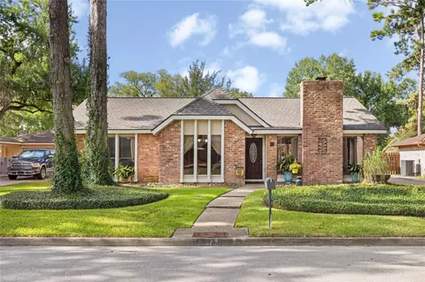 3726 Golden Lake Dr, Kingwood, TX 77345