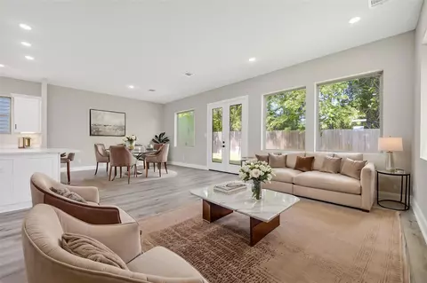 4902 Wunder Way, Houston, TX 77069