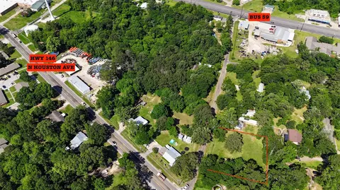 211 C St, Livingston, TX 77351