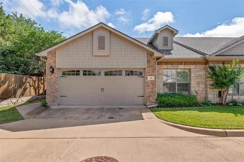 201 Chelsea Ct, Granbury, TX 76049