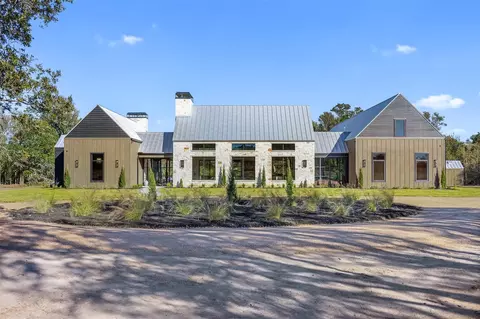 226 Hackemack Rd, Round Top, TX 78954