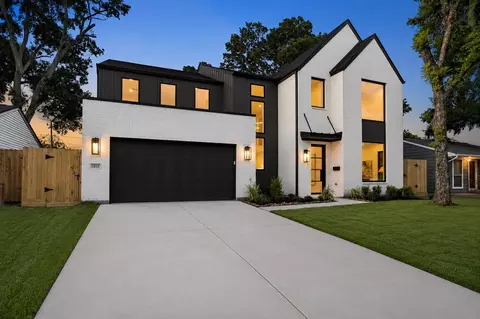 1212 Candlelight Ln, Houston, TX 77018