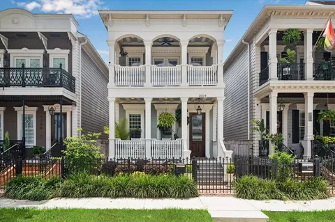 1004 Aurora St, Houston, TX 77009