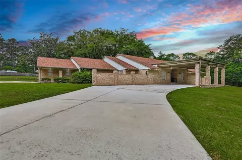 1576 Memorial Dr, Conroe, TX 77304 photo 1