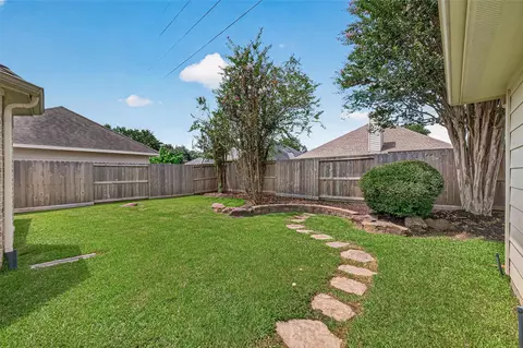 Exterior - 20007 Glen Lake Dr, Spring, TX 77388 photo 5 of 10