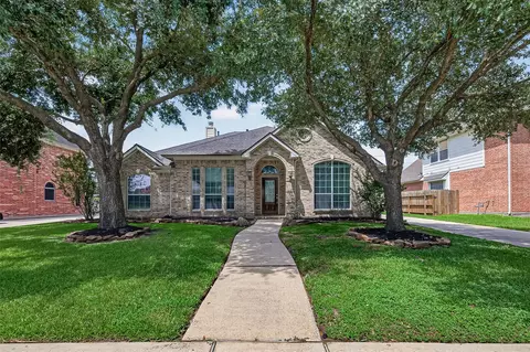 Exterior - 20007 Glen Lake Dr, Spring, TX 77388 photo 4 of 10