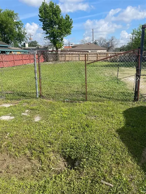 7005 Bonham St, Houston, TX 77020