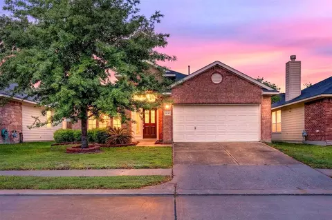 11630 Forest Wind Ln, Houston, TX 77066