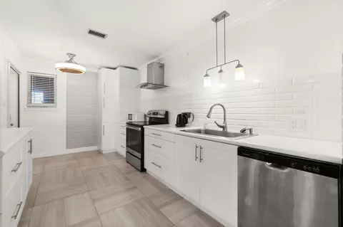 2824 Briarhurst Dr #14, Houston, TX 77057