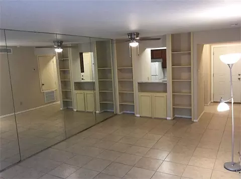 10075 Westpark Dr #14, Houston, TX 77042