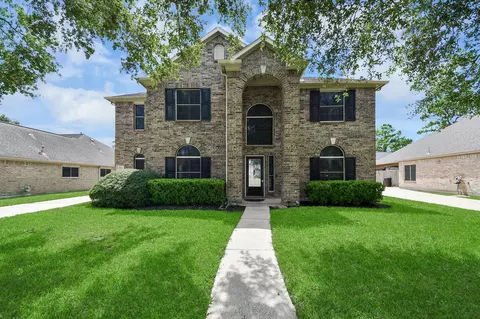 233 Rustic Oaks Dr, League City, TX 77573