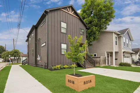 801 E 32nd 12 St #A B, Houston, TX 77022