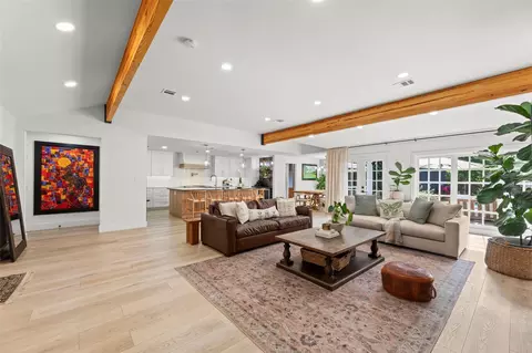 802 N Wilcrest Dr, Houston, TX 77079