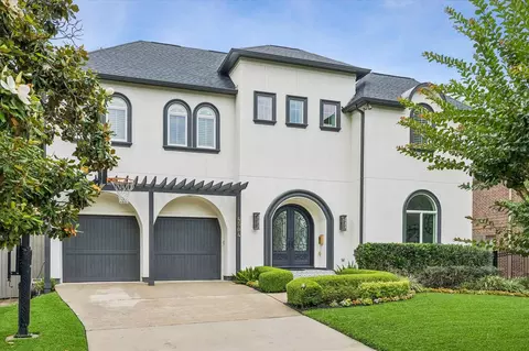 4504 Holly St, Bellaire, TX 77401
