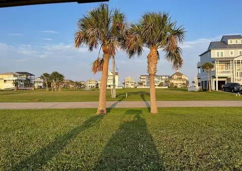 25610 Spotted Sandpiper Dr, Galveston, TX 77554