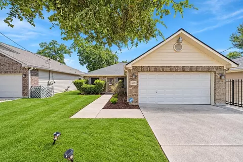 8421 Lawler St, Houston, TX 77051