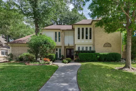 6815 Seinfeld Ct, Houston, TX 77069