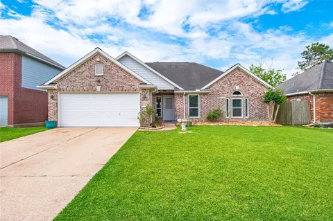 2930 Community Dr, Alvin, TX 77511