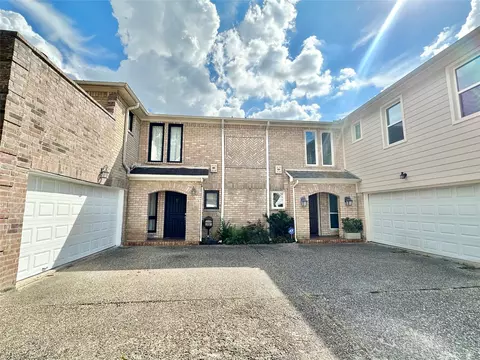 2514 Nantucket Dr #C, Houston, TX 77057