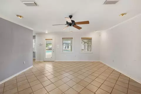 6625 E Post Rd, Kyle, TX 78640 photo 9