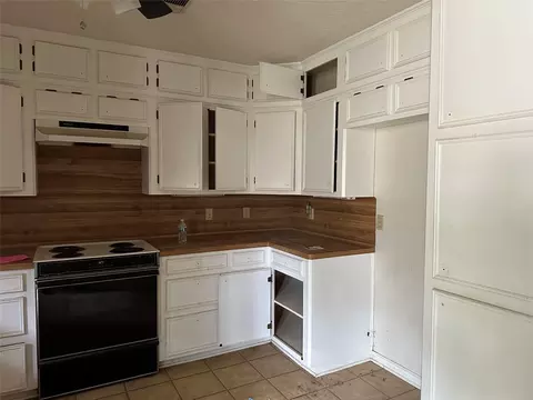 Kitchen - 73 Cottonwood Rd, Trinity, TX 75862 photo 1 of 2