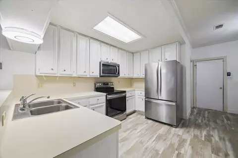880 Tully Rd #13, Houston, TX 77079