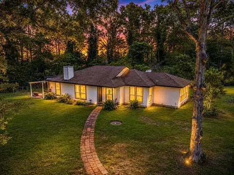 7477 Hidden Acres Dr, Cleveland, TX 77328