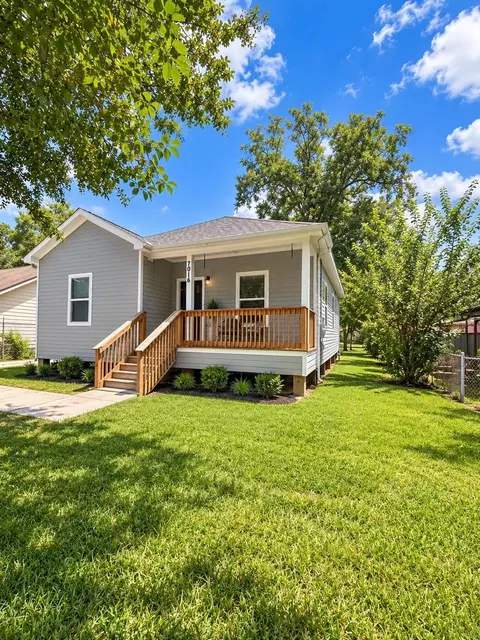 7016 Semmes St, Houston, TX 77093