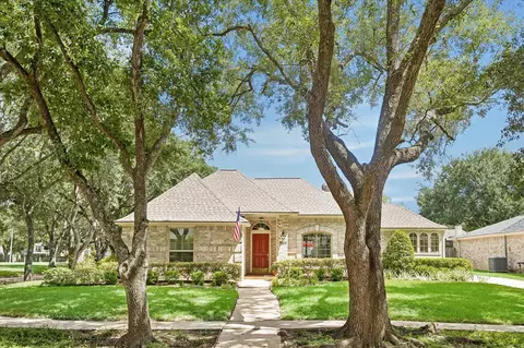 3007 W Steepbank Cir, Sugar Land, TX 77479