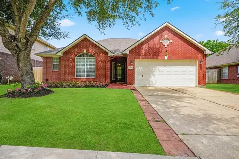 4814 Preston Trails Ln, Pasadena, TX 77505