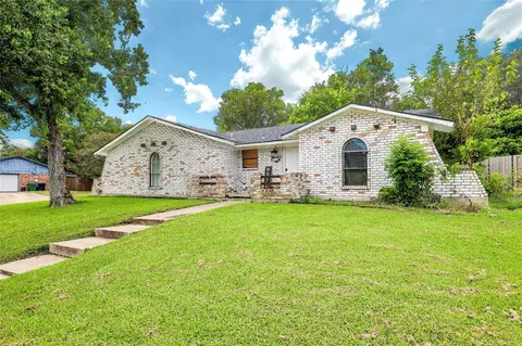 1213 W Jefferson St, Brenham, TX 77833
