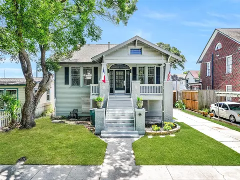 3921 Avenue P 12, Galveston, TX 77550