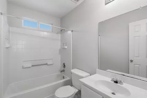 Bath - 723 Slate Valley Ln, Spring, TX 77373 photo 2 of 2