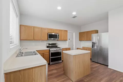 Kitchen - 723 Slate Valley Ln, Spring, TX 77373 photo 3 of 4