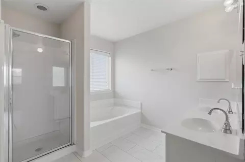 Bath - 723 Slate Valley Ln, Spring, TX 77373 photo 1 of 2