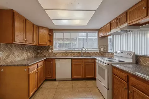 Kitchen - 4425 Algernon Dr, Spring, TX 77373 photo 1 of 3