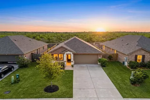 10402 Deussen Ln, Texas City, TX 77591