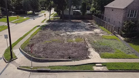 851 Jaquet Dr, Bellaire, TX 77401