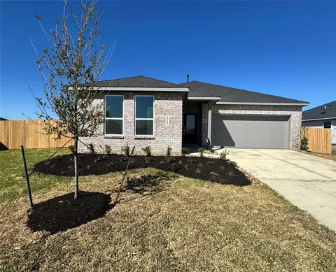 423 Robin St, Angleton, TX 77515 photo 1