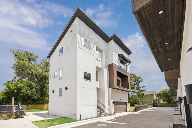 1032 W 17th St #A, Houston, TX 77008