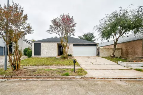 7822 Albin Ln, Houston, TX 77071