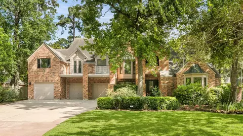 18 Golden Sunset Cir, The Woodlands, TX 77381