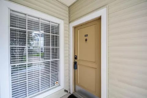 9809 Richmond Ave #H10, Houston, TX 77042